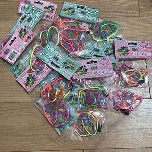 Bandz lots necklaces (2 random packs)